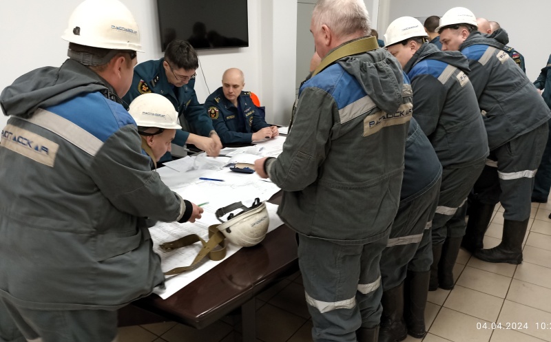 Контрольно-тактические учeния личного состава ВГСОБР на шахте Ерунаковская