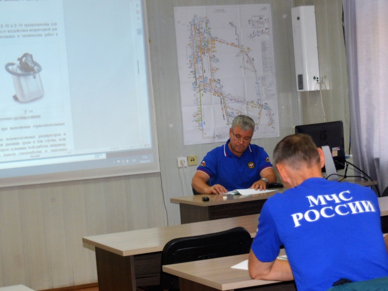 Три группы специалистов МЧС России приступили к обучению