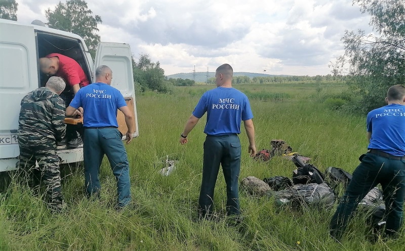 Спасатели ВГСОБР помогли «сибирским робинзонам»