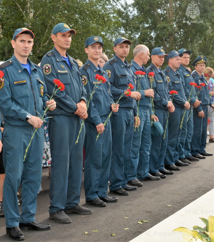 Вечный огонь на площади Защитников Донбасса