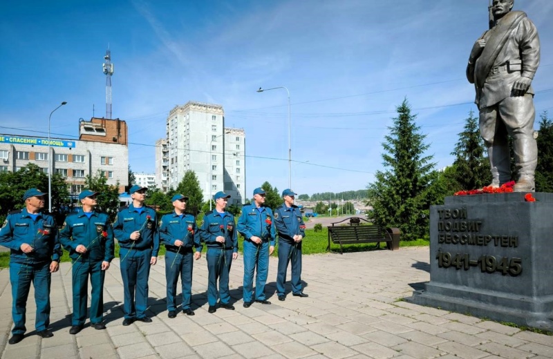 День памяти и скорби: работники учреждения почтили память погибших в Великой Отечественной войне