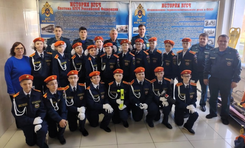 Состоялась первая экскурсия в учреждение для кадетов МЧС