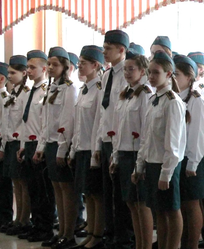 Кадеты классов МЧС России приняли участие в открытии «Парты Героя»