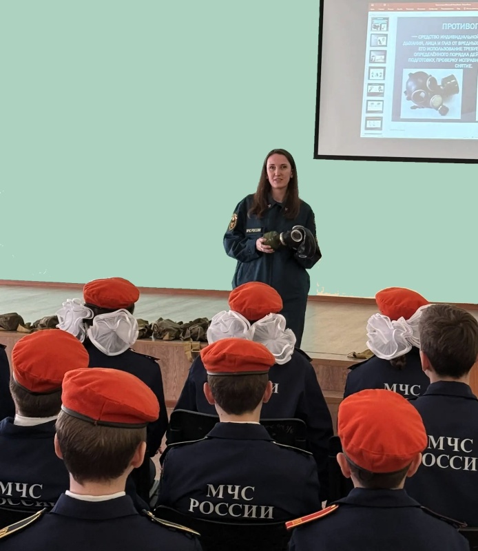 Занятие по гражданской обороне в школе