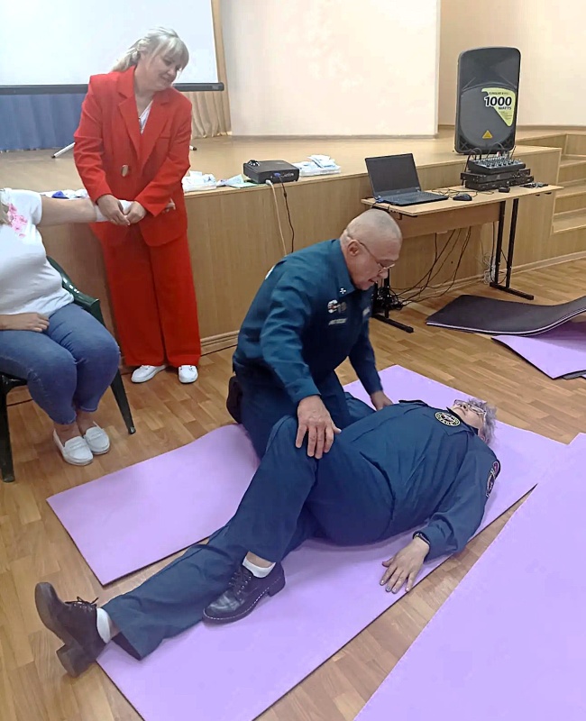 Безопасность превыше всего: практика по оказанию первой помощи для педагогов