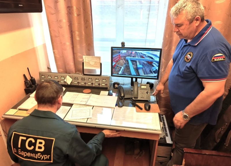 Обучение специалистов профессионального аварийно-спасательного  формирования на архипелаге Шпицберген
