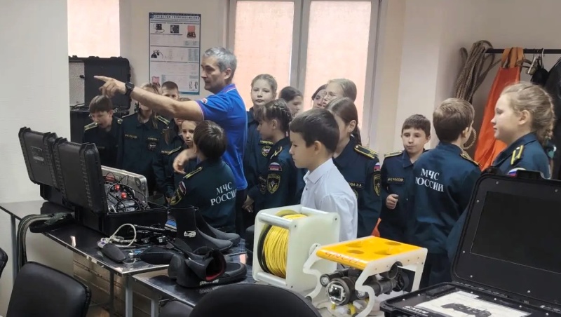 Будущая смена: кадеты познакомились с деятельностью учреждения