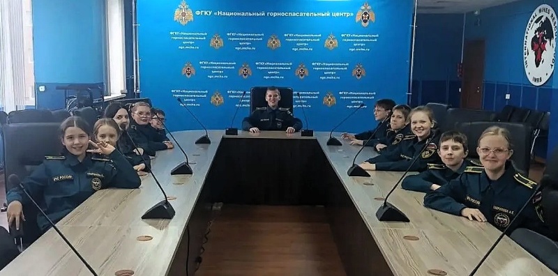 Будущая смена: кадеты познакомились с деятельностью учреждения