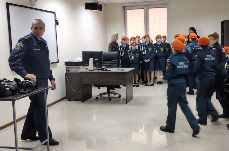 Кадеты МЧС школы № 13 в гостях у  ФГКУ «Национальный горноспасательный центр»