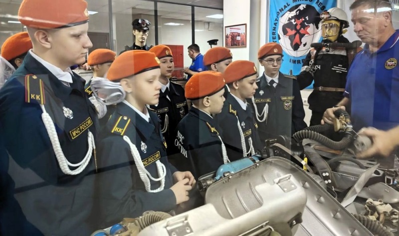 Кадеты МЧС школы № 13 в гостях у  ФГКУ «Национальный горноспасательный центр»