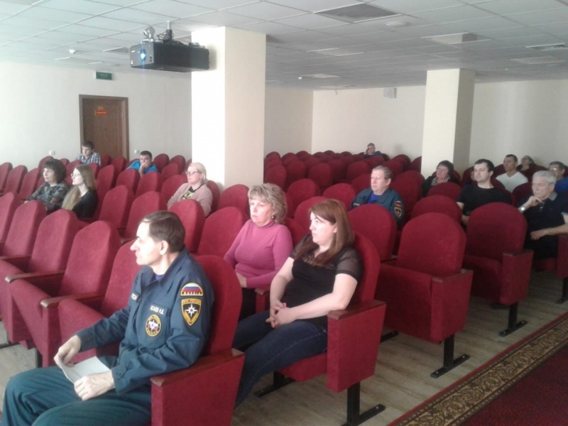 Сотрудники ФГКУ "Национальный горноспасательный центр" прослушали инструктаж по пожарной безопасности