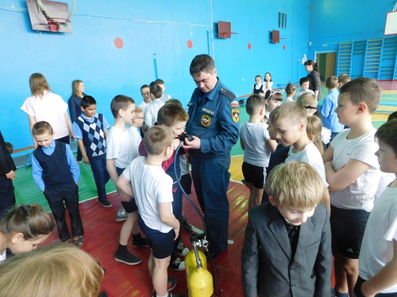 Занятия по безопасности на водных объектах в школе №94 г. Новокузнецка
