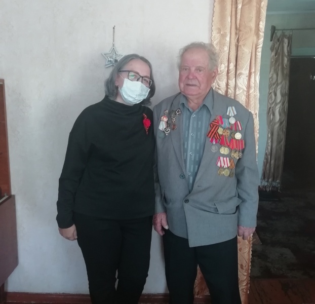 ФГКУ «Национальный горноспасательный центр» поздравил ветерана с Днем Победы