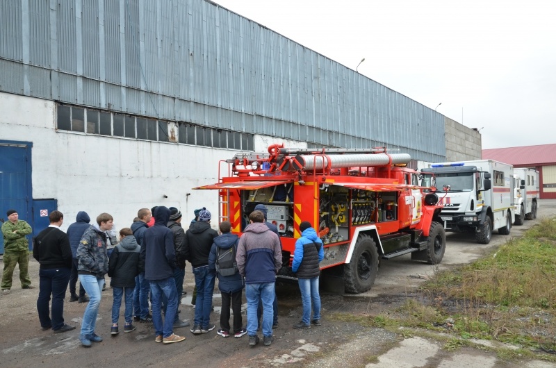 Горноспасатели отряда быстрого реагирования ФГКУ «Национальный горноспасательный центр» провели экскурсию для студентов ГПОУ «Киселевский политехнический техникум» в рамках «Месячника гражданской обороны»