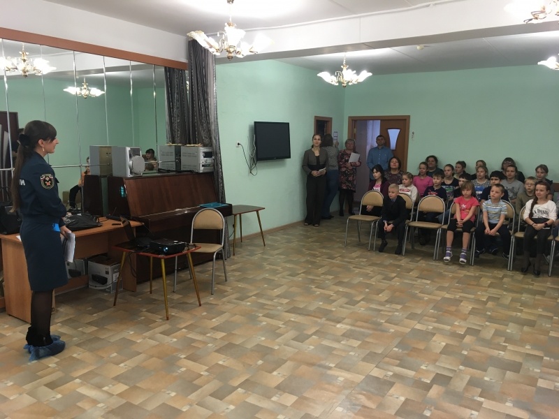 Урок по гражданской обороне в МКУ СРЦН «Алые паруса»
