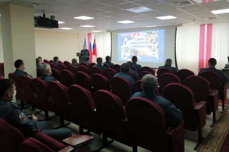 Торжественное собрание в честь дня гражданской обороны